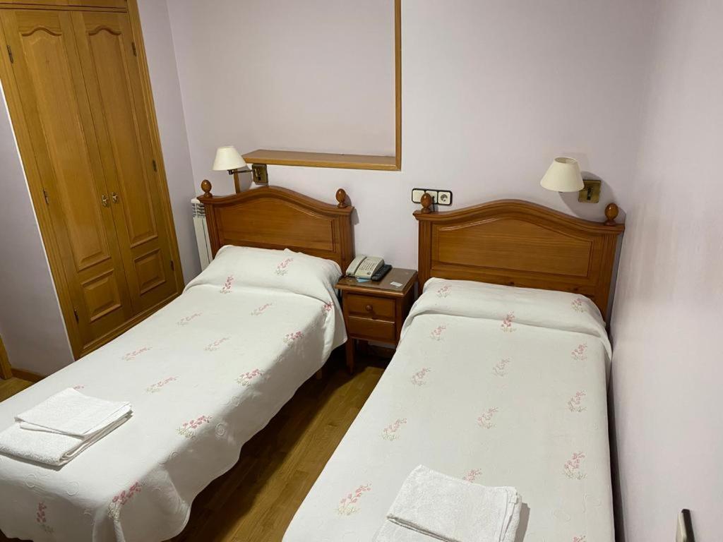 Hostal Guerra Madrid Exteriör bild