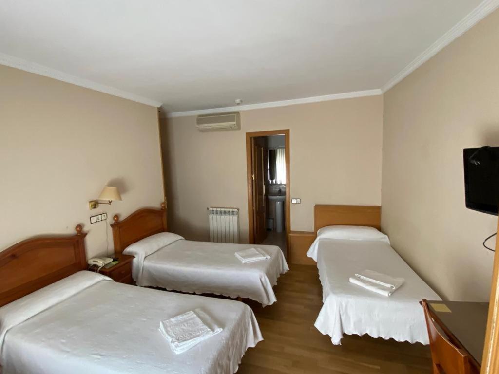 Hostal Guerra Madrid Exteriör bild