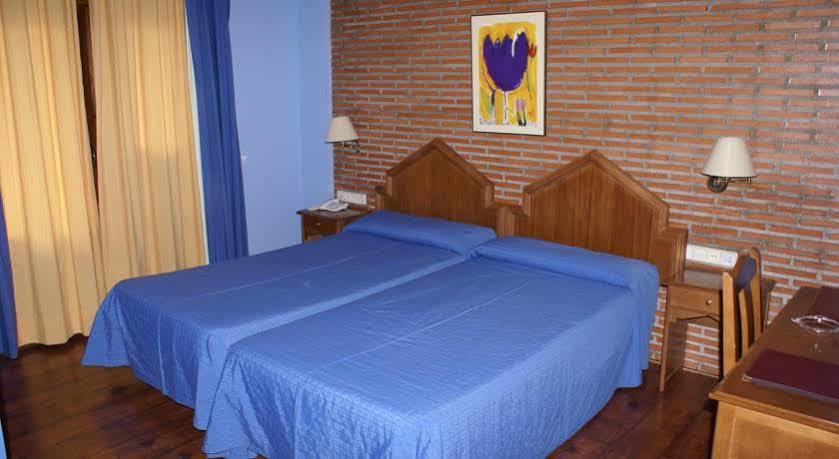 Hostal Guerra Madrid Exteriör bild
