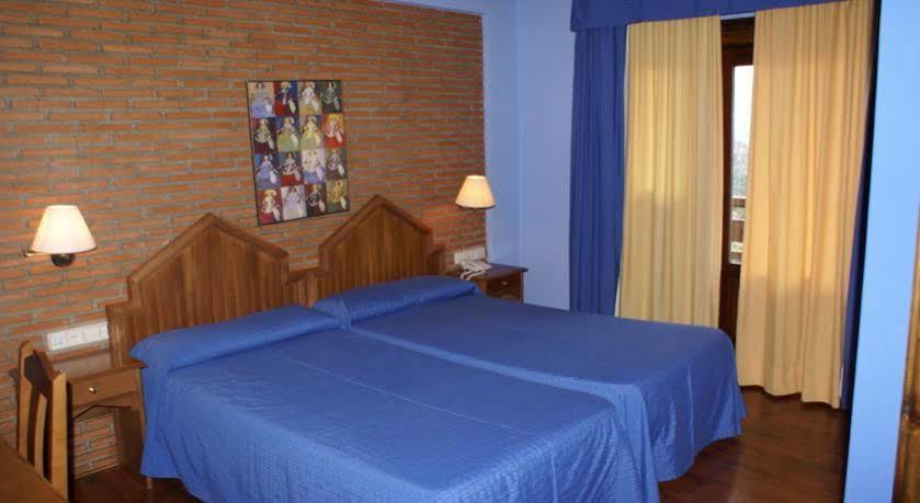Hostal Guerra Madrid Exteriör bild